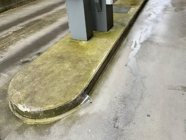 Fl&auml;che vor der Reinigung