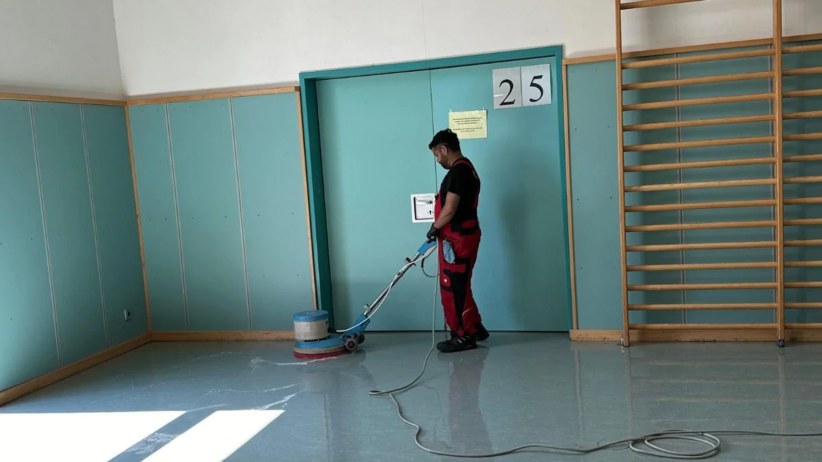Frisch beschichteter Industrieboden
